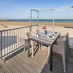 Unique Beachhouse With Dishwasher, In Top Location