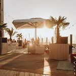 Unique Beachhouse With Dishwasher, In Top Location